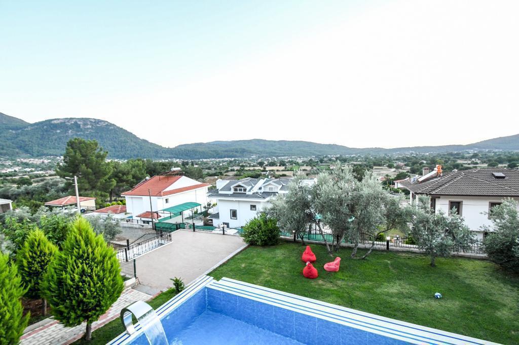 Quality Uzumlu Mountain-View Villa Slide Image 4