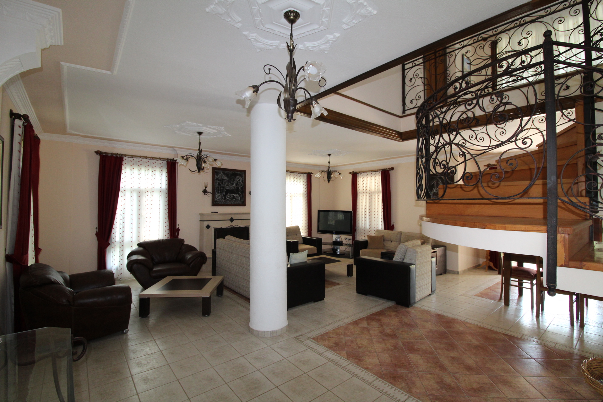 Spacious Private Dalyan Villa Slide Image 8