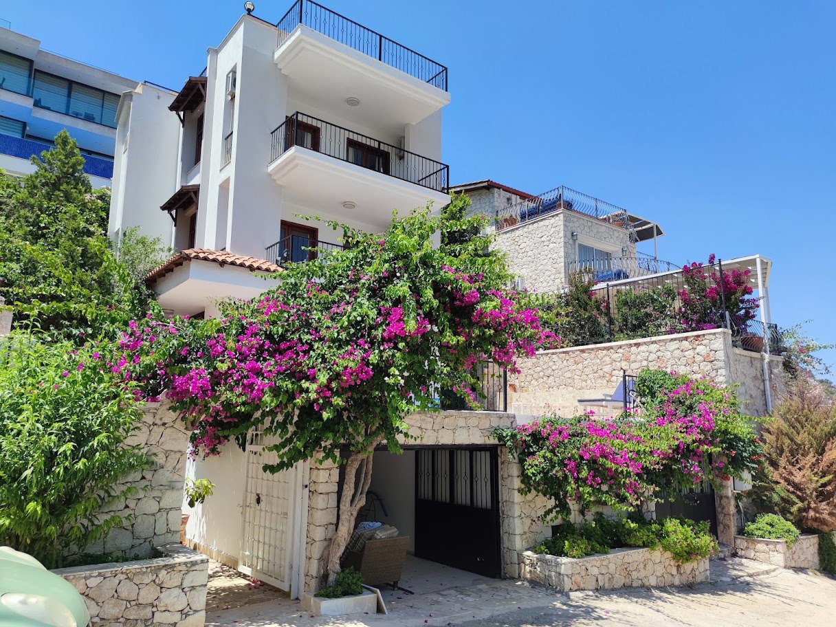 Beautiful Villa in Kalkan Slide Image 2