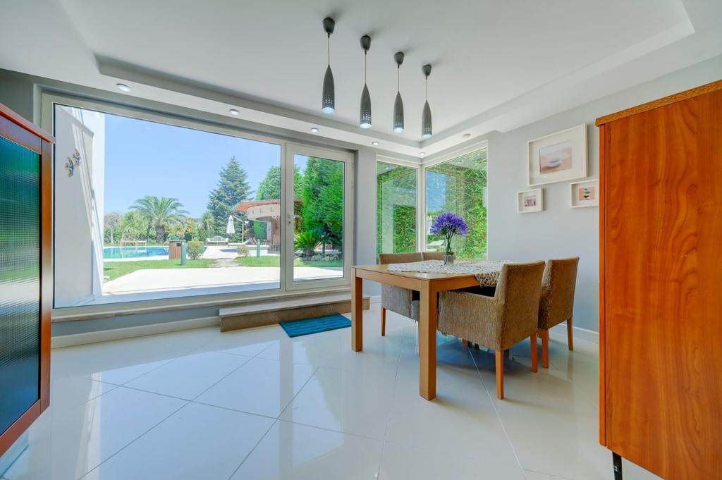 Spacious Luxury Villa in Beykoz Slide Image 24