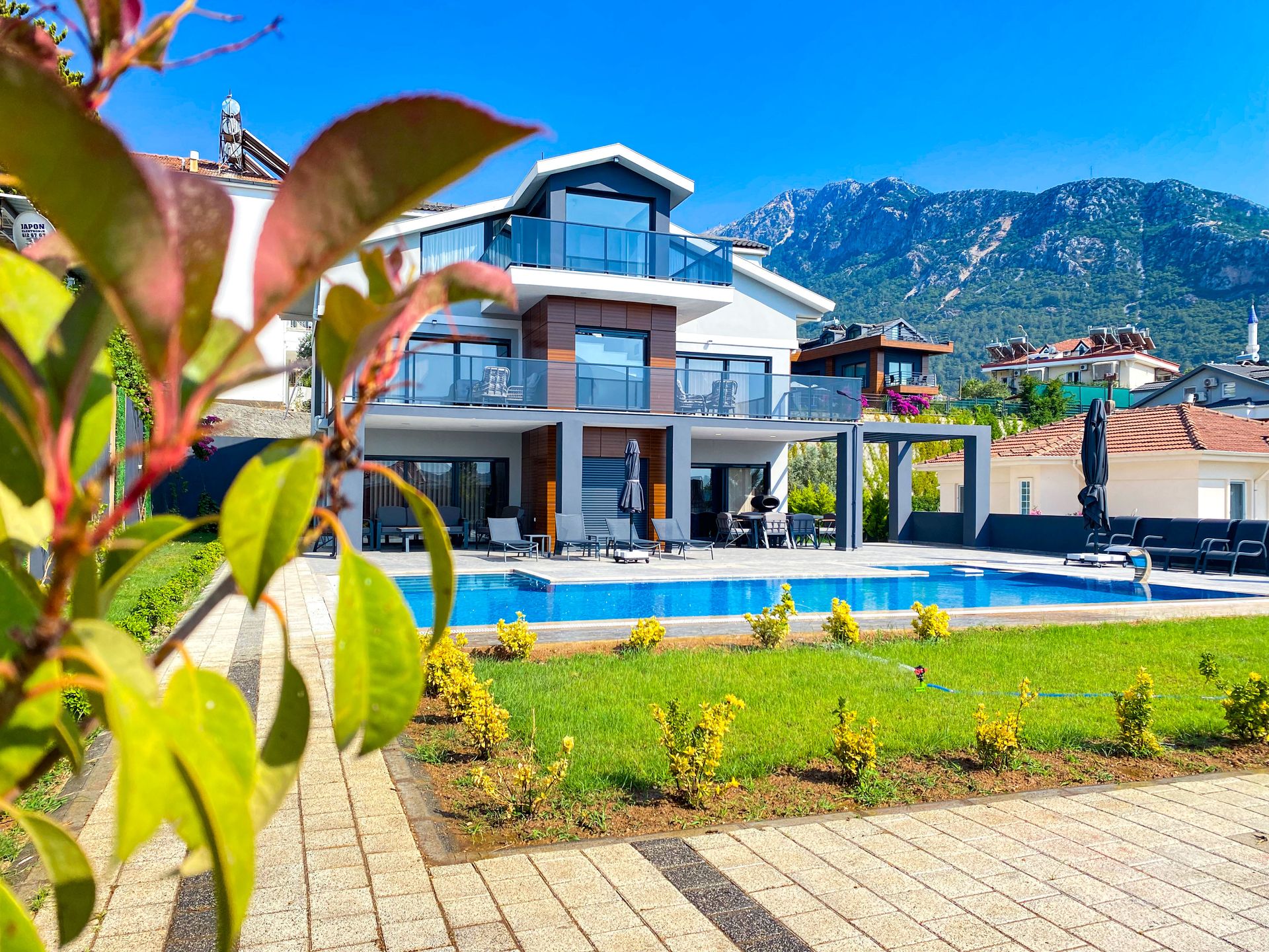 Stunning Detached Villa in Hisaronu Slide Image 2