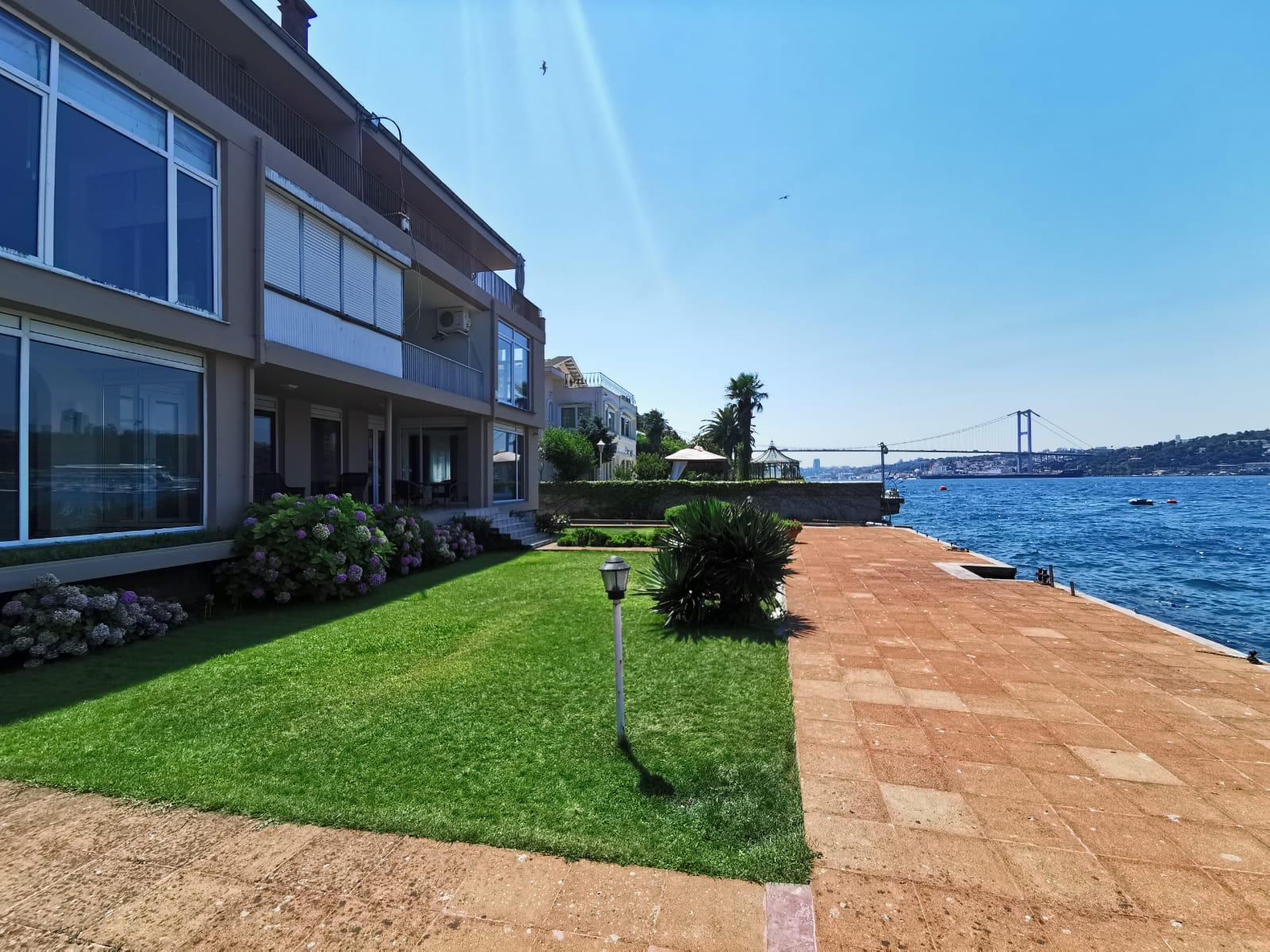 Bosphorus Sea-Front House