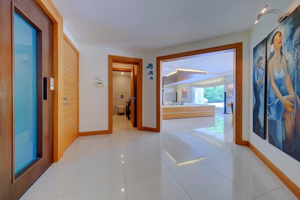 Spacious Luxury Villa in Beykoz Slide Image 32