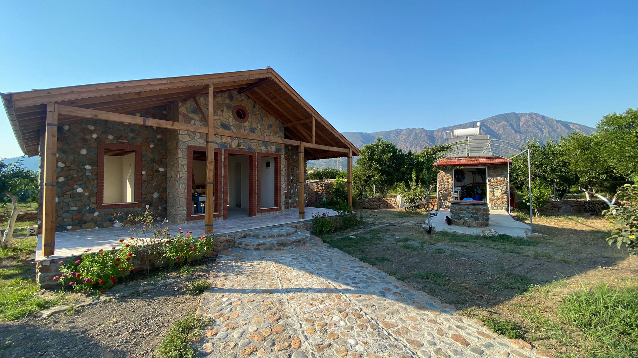 Characterful Koycegiz Cottage and Annexe