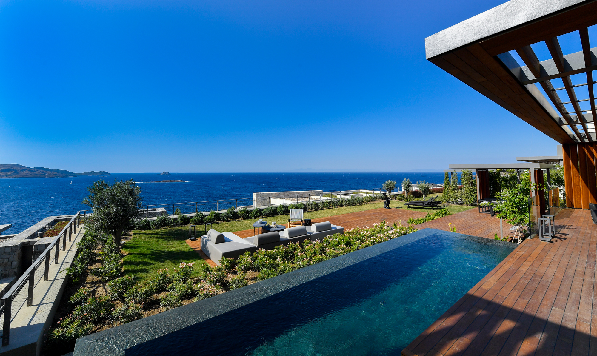 Luxury Seafront Bodrum Villas for sale Slide Image 3