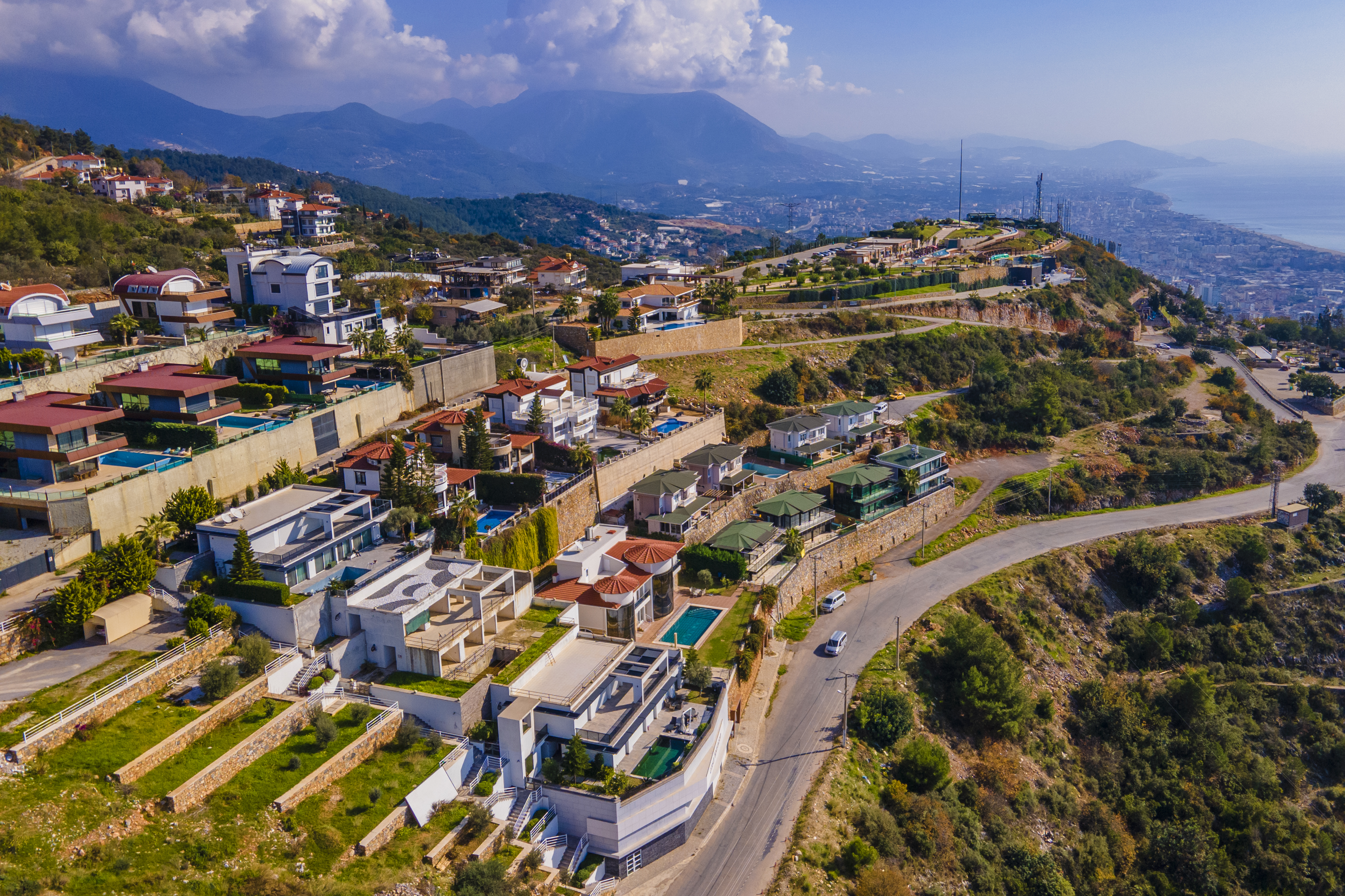 Luxury Sea-View Villa in Alanya Slide Image 1