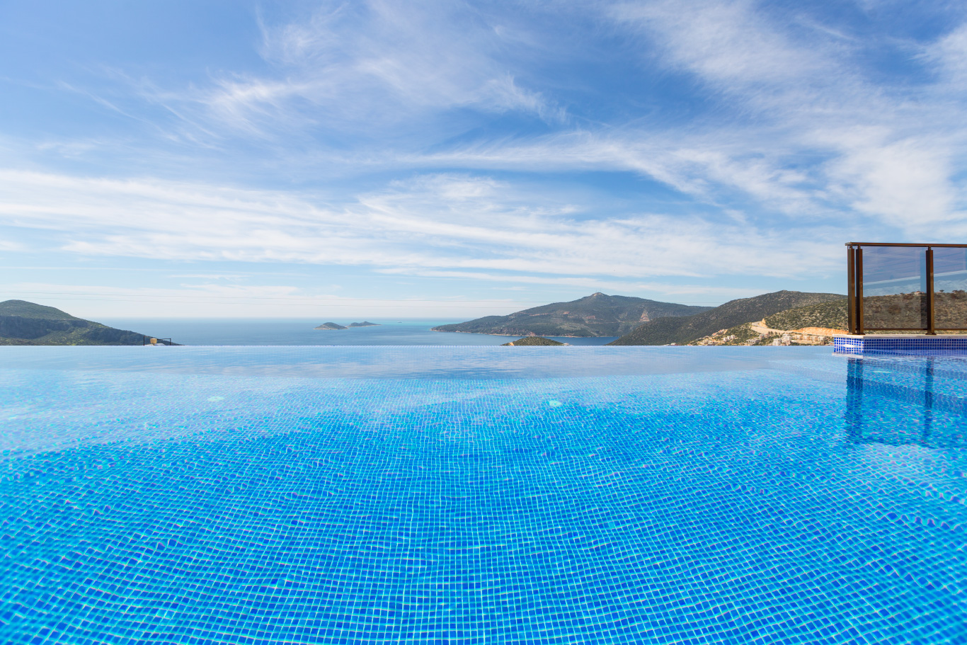 Luxury Panoramic Sea-View Villa Slide Image 4