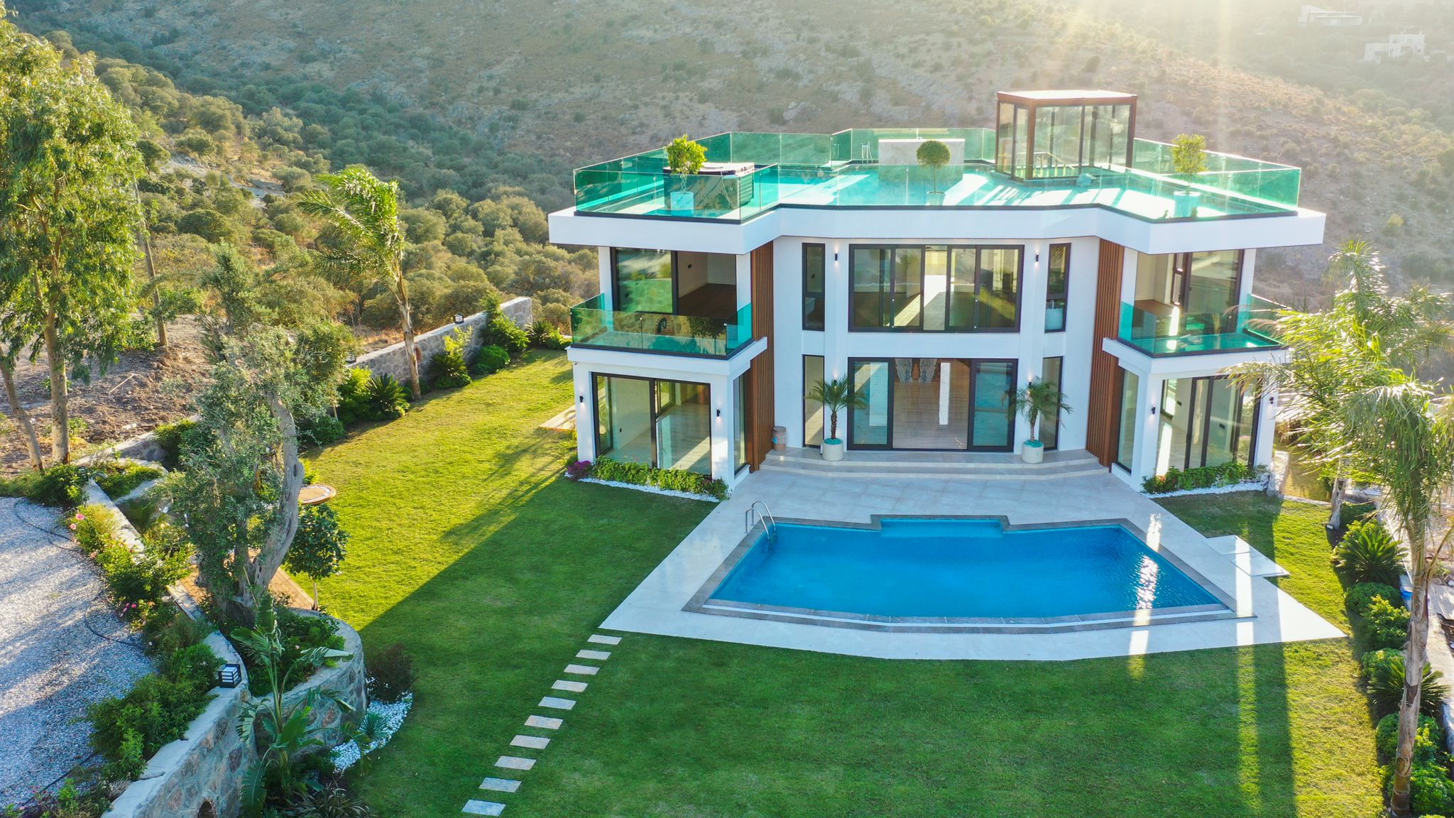 Luxury Modern Villas in Bodrum Slide Image 1