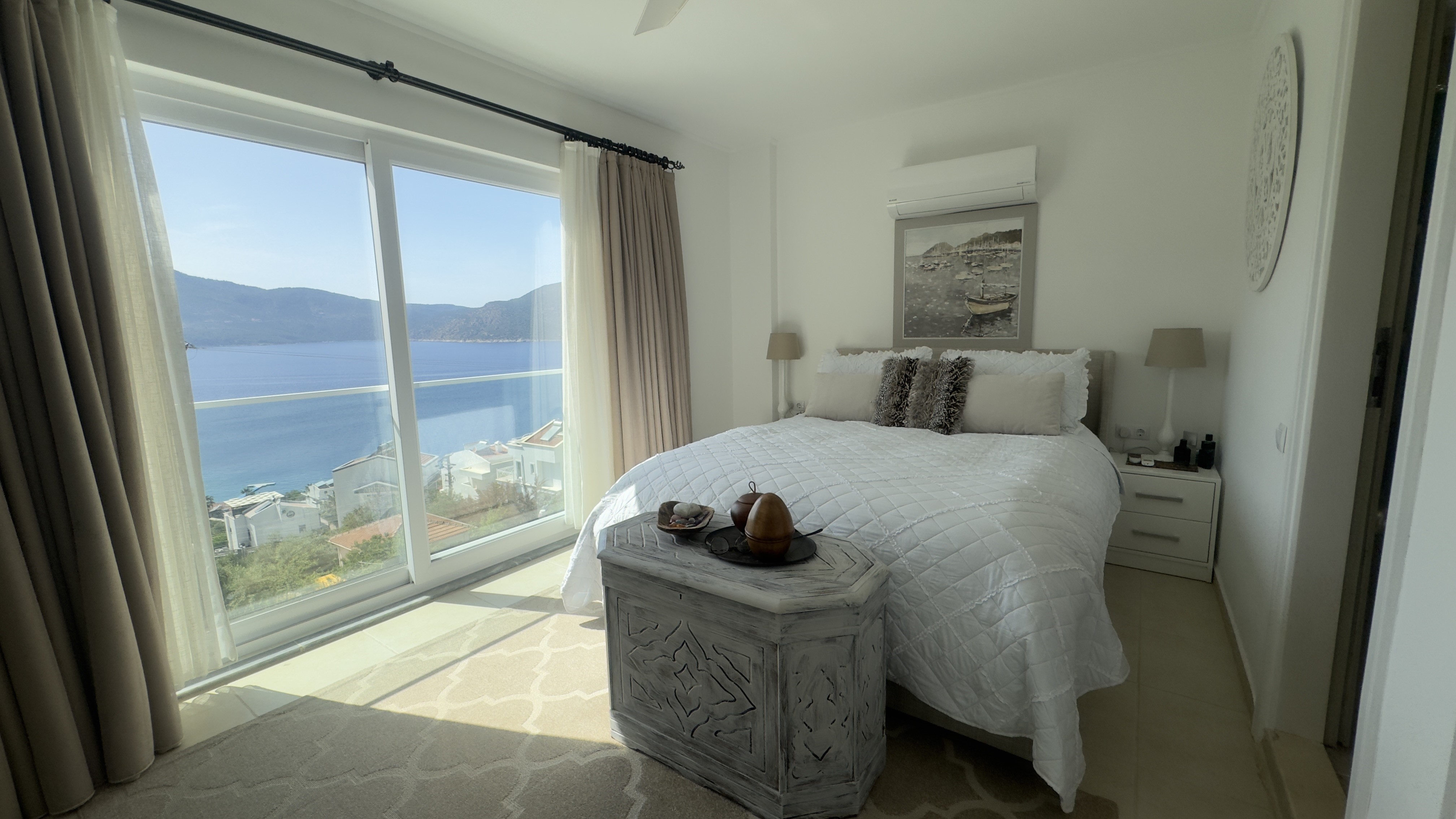 Spacious Sea-View Villa in Kalkan Slide Image 24