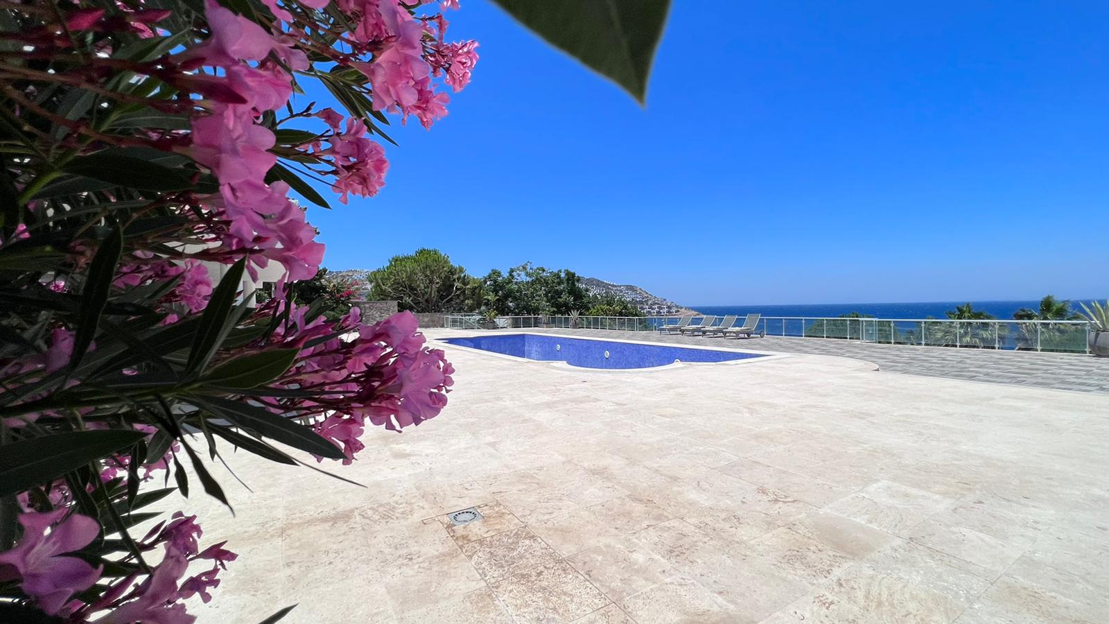 Substantial Luxury Bodrum Peninsula Villa Slide Image 13