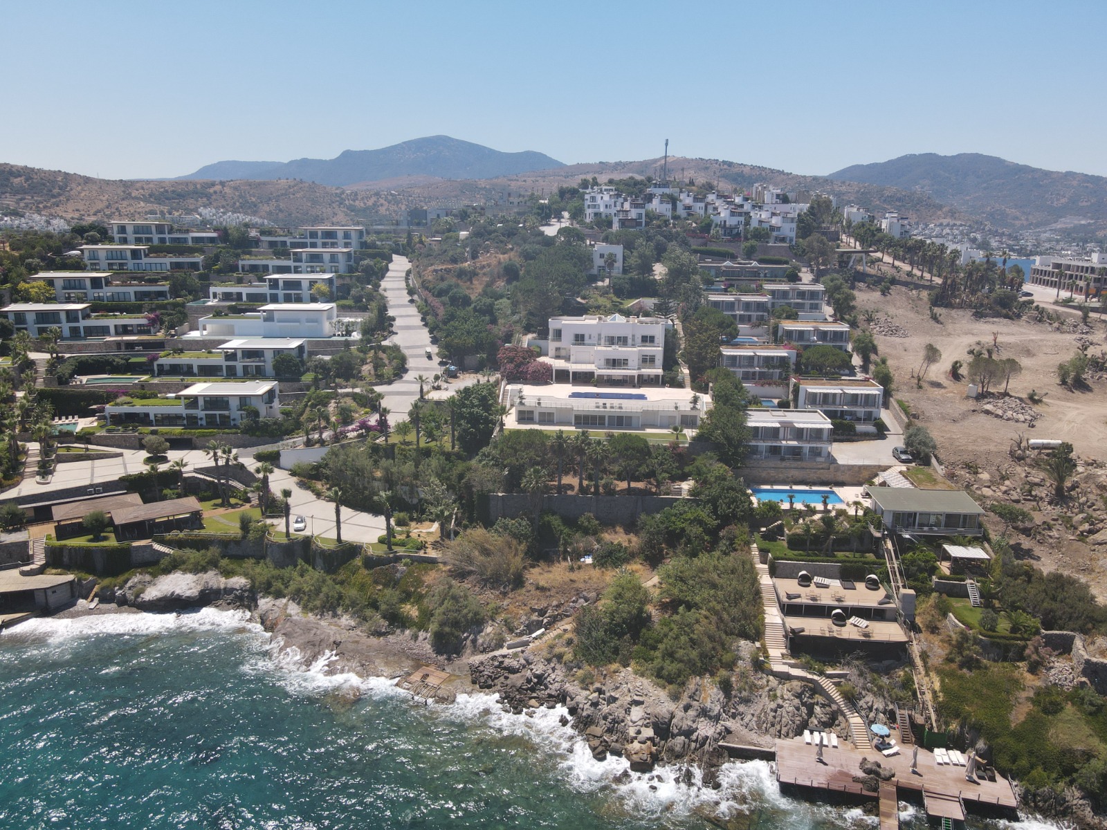 Substantial Luxury Bodrum Peninsula Villa Slide Image 3