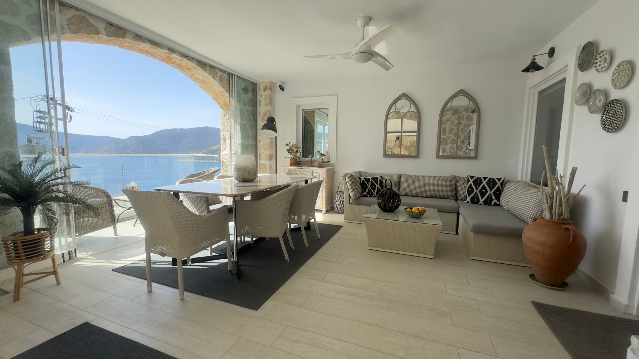 Spacious Sea-View Villa in Kalkan Slide Image 11