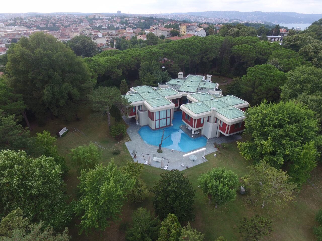 Stunning Contemporary Mansion For Sale In Istanbul Slide Image 3