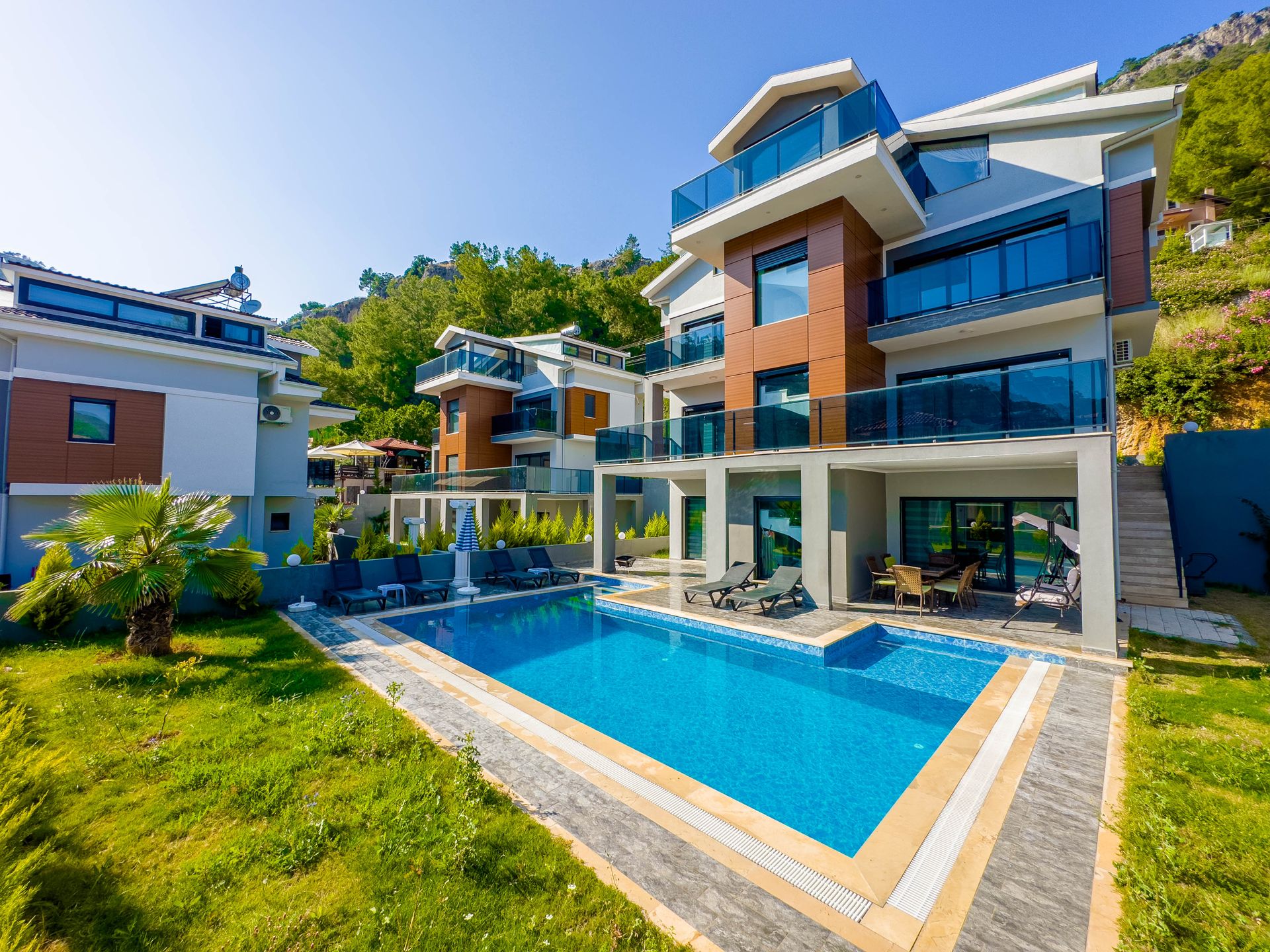 Detached Luxury Villa in Gocek Slide Image 3